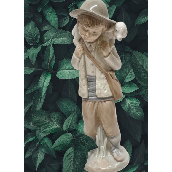 Young Shepherd Boy Lamb Zaphir Spain Vintage Figurine By Lladro - Picture 1 of 13